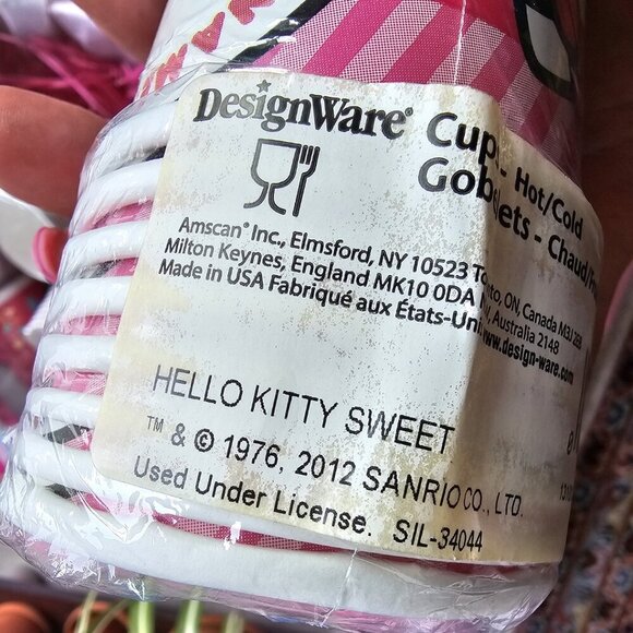 💖 Ultimate Christmas Gift! Hello Kitty Collector’s Dream Basket 176-Piece - Picture 4 of 16